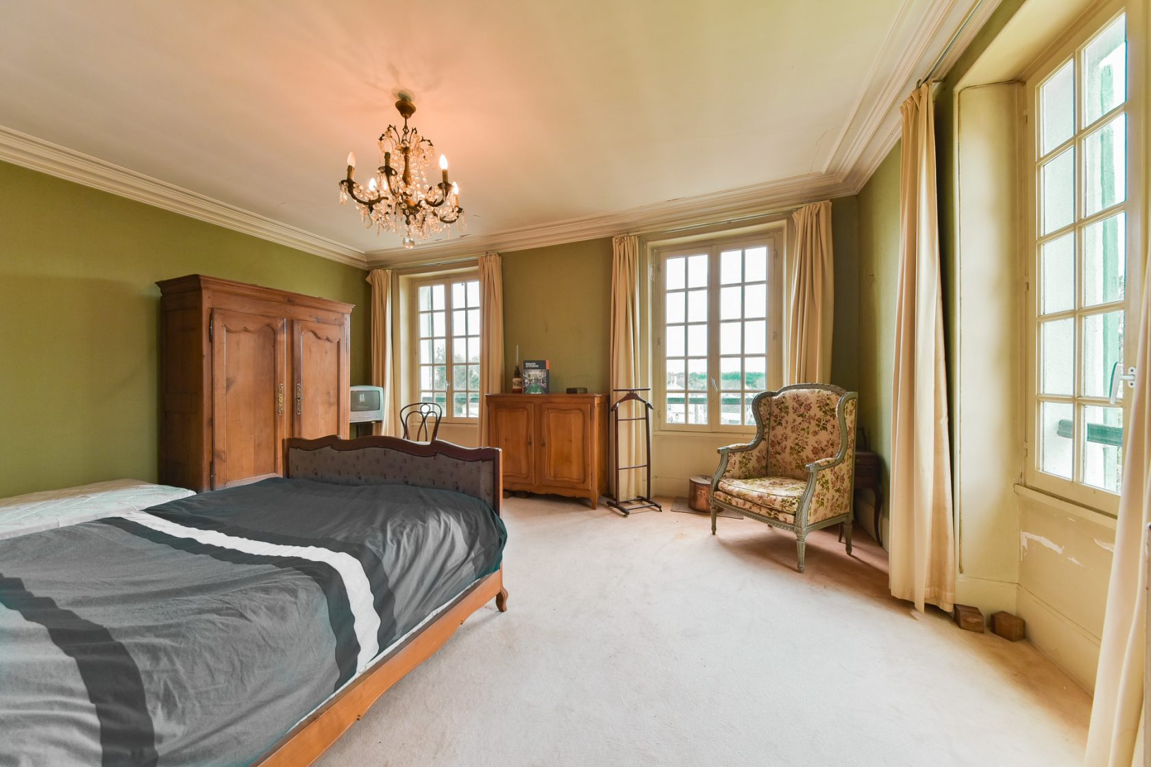 Maison bourgeoise, au calme, à rénover