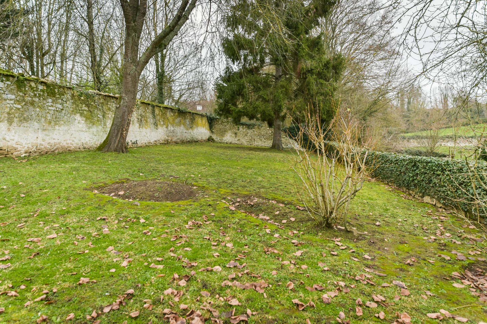 Maison bourgeoise, au calme, à rénover