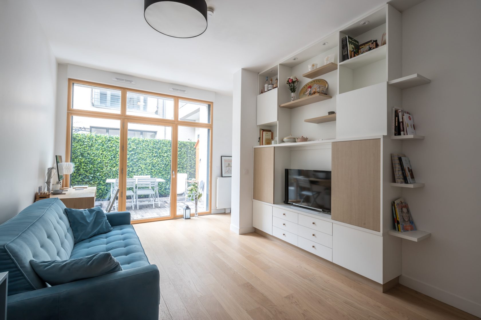 Contemporary duplex with terrace