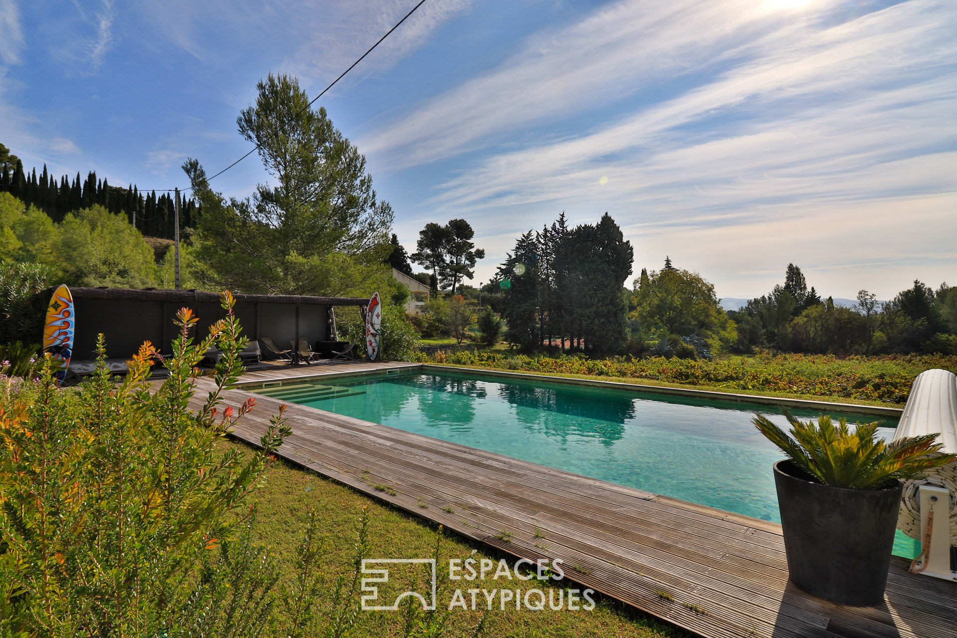 Contemporary single storey with vineyard in AOC Bandol