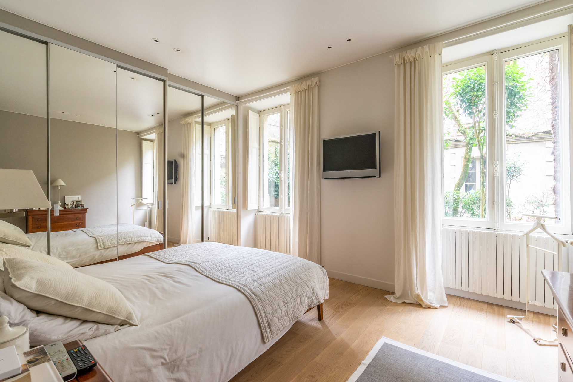 Hyper centre – Grand appartement Haussmannien chic