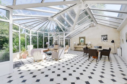 Demeure de prestige et son orangerie moderne