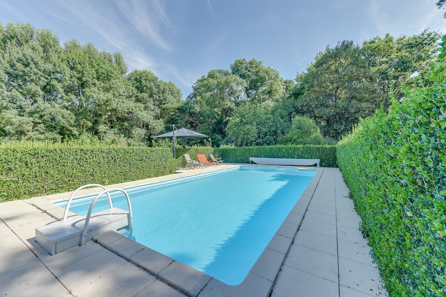 Demeure de prestige et son orangerie moderne