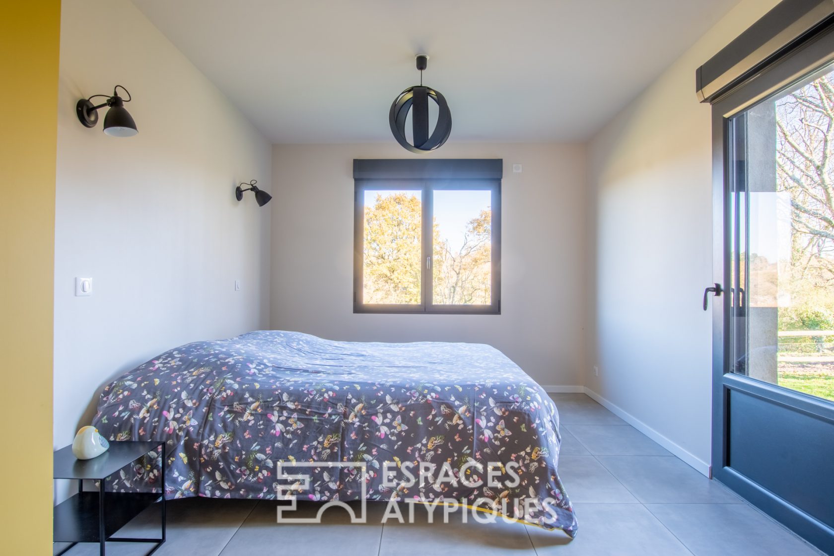 Ensemble d’habitations chics et contemporaines