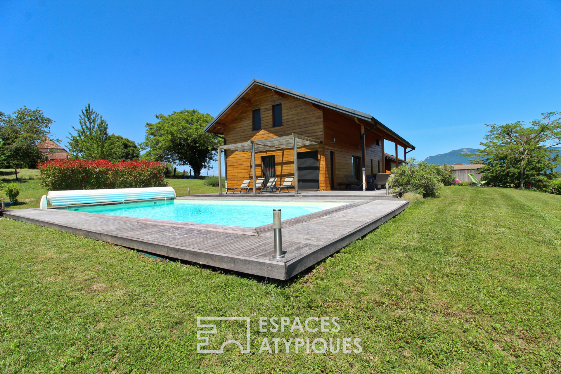Maison d’architecte ossature bois avec piscine