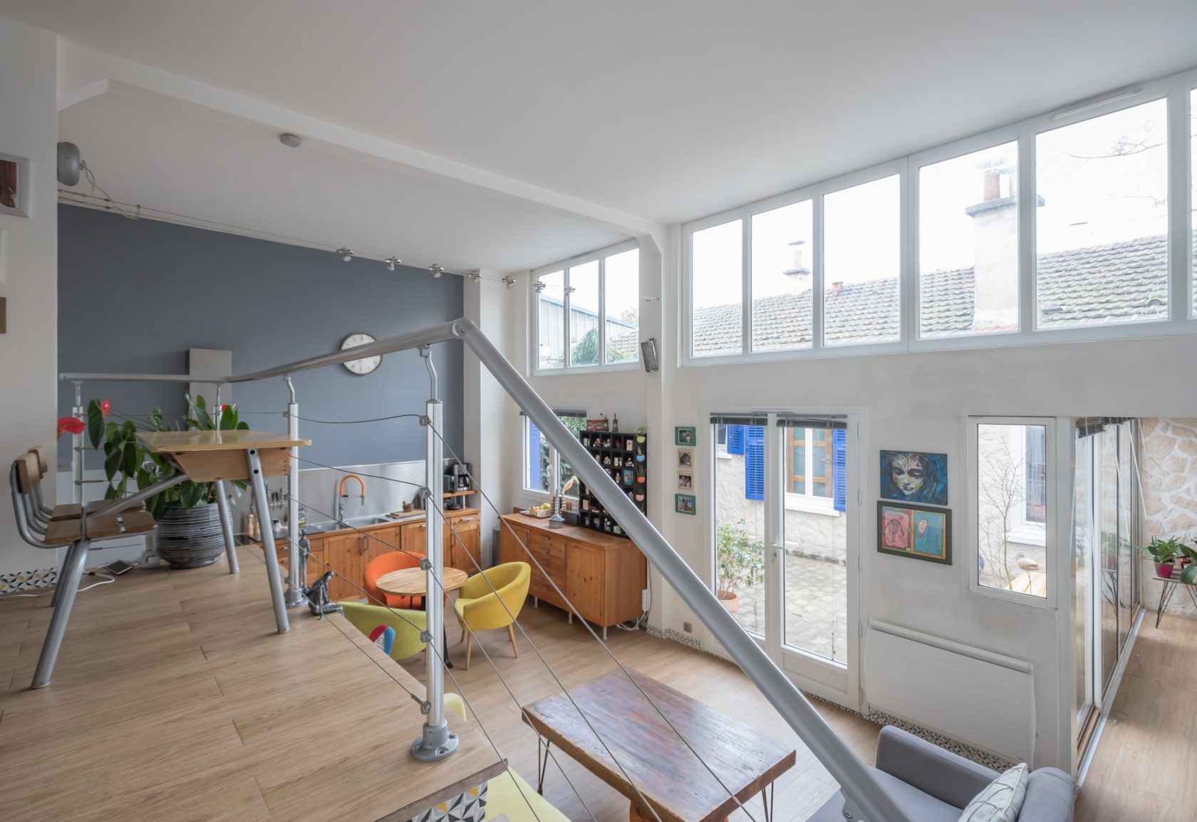 Loft house with paved courtyard