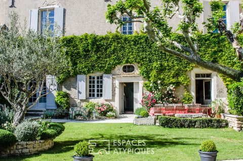 17th century bourgeois farmhouse with garden in the heart of the historic center