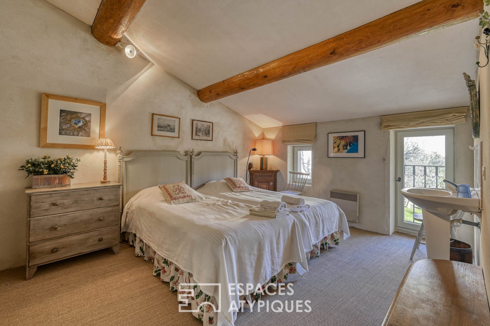 17th century bourgeois farmhouse with garden in the heart of the historic center