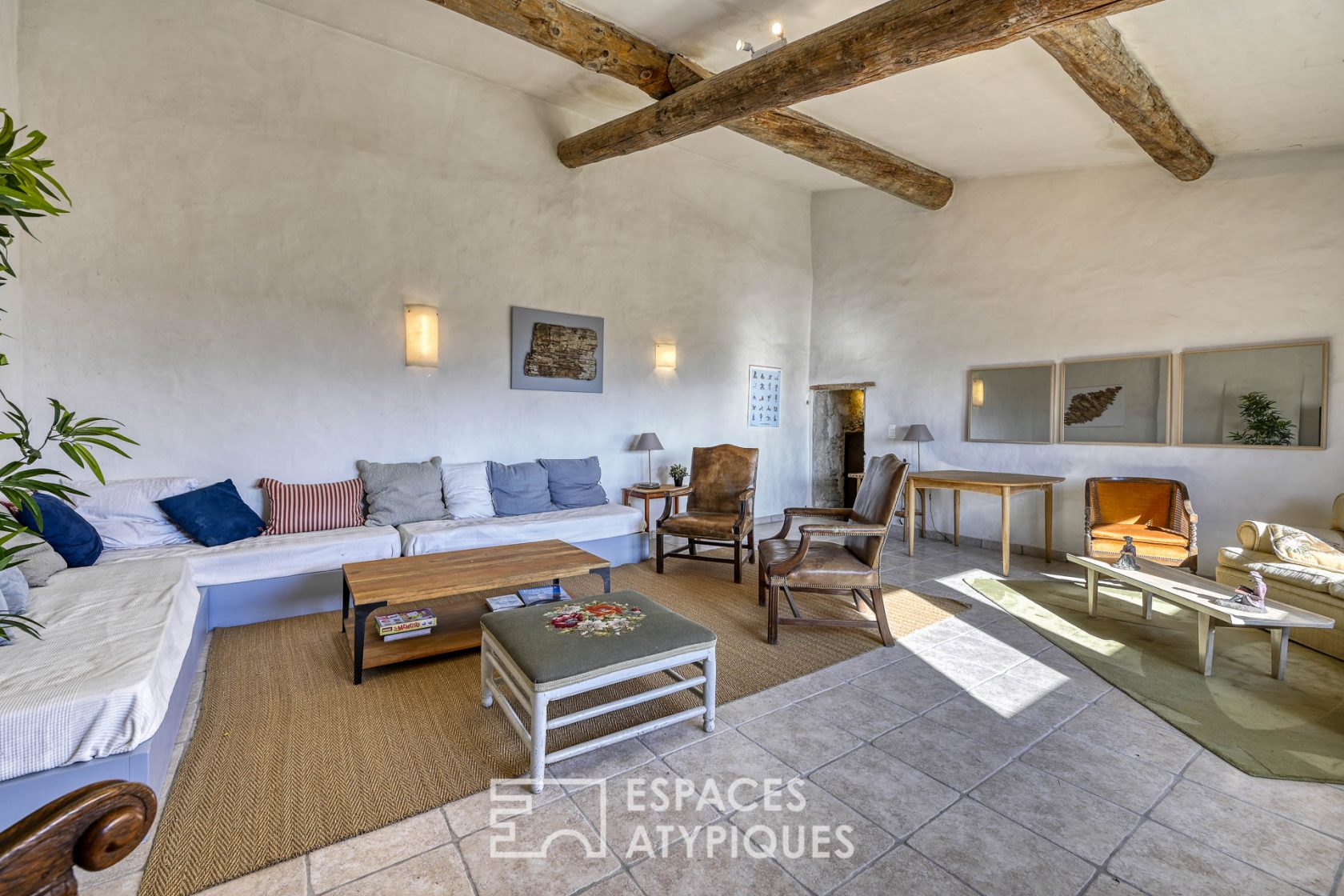 17th century bourgeois farmhouse with garden in the heart of the historic center