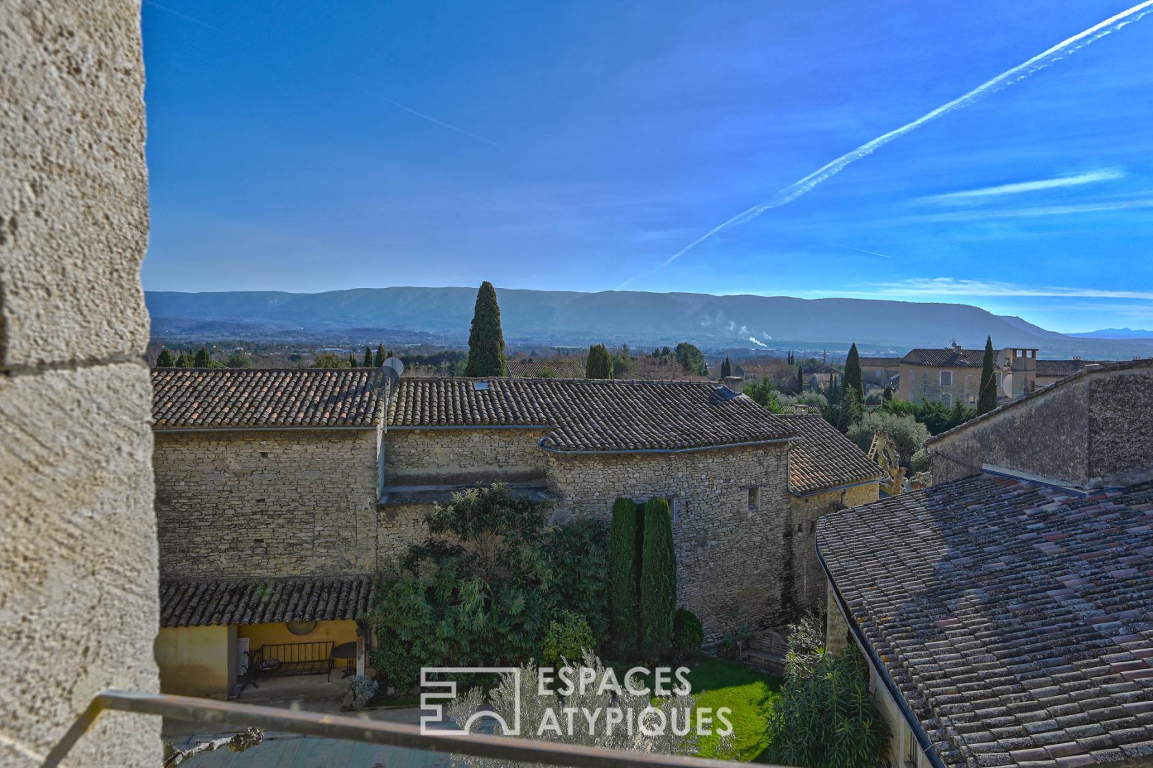 17th century bourgeois farmhouse with garden in the heart of the historic center