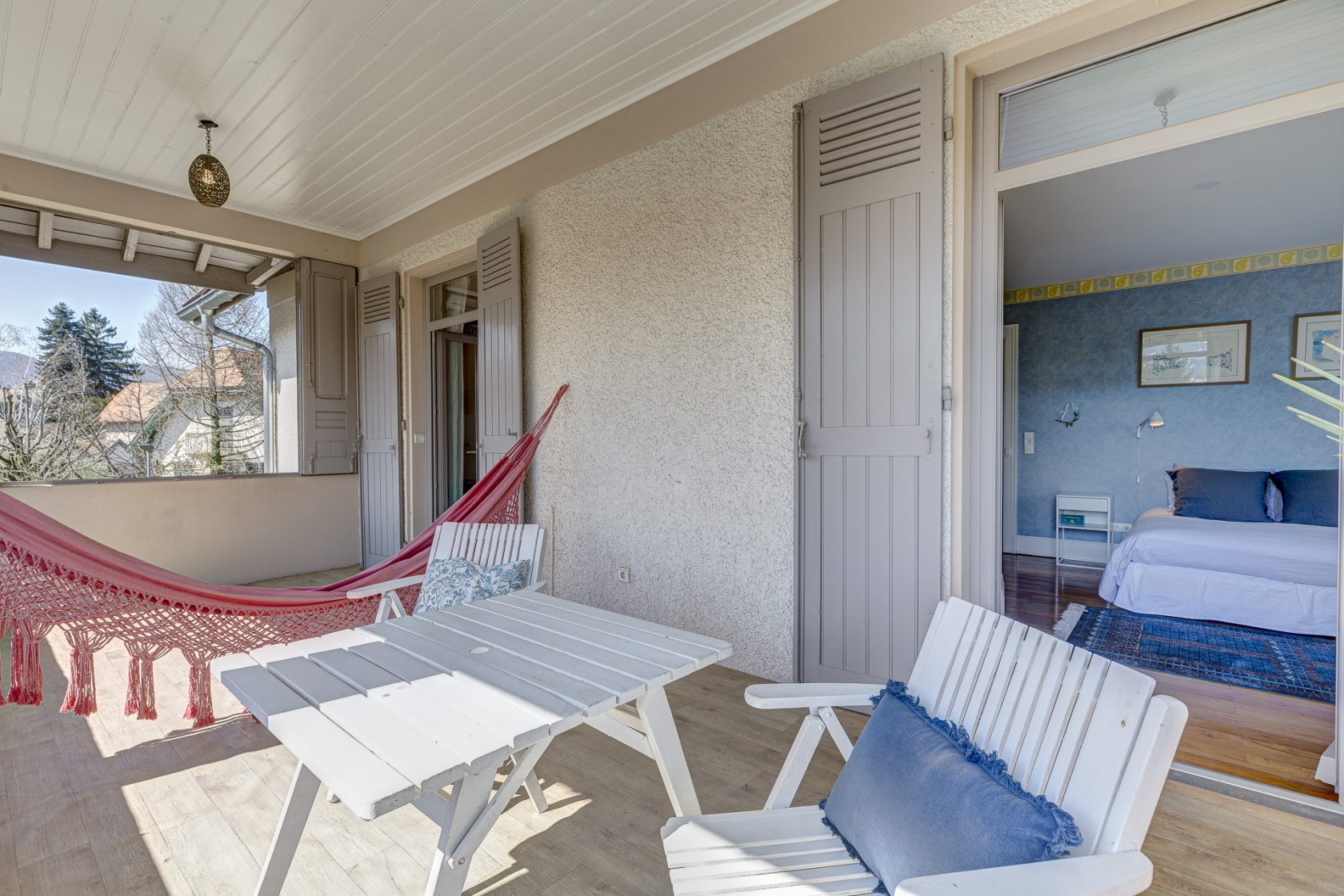 Maison de ville avec jardin et piscine