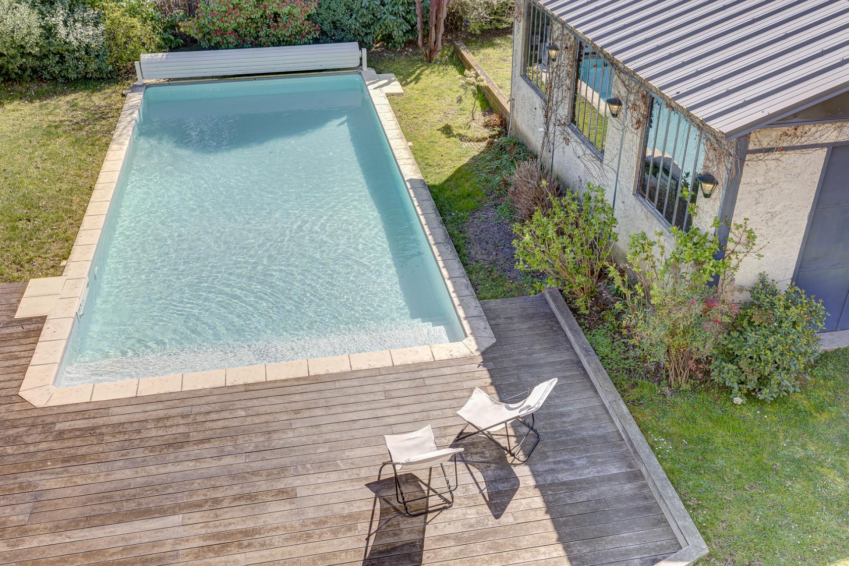 Maison de ville avec jardin et piscine