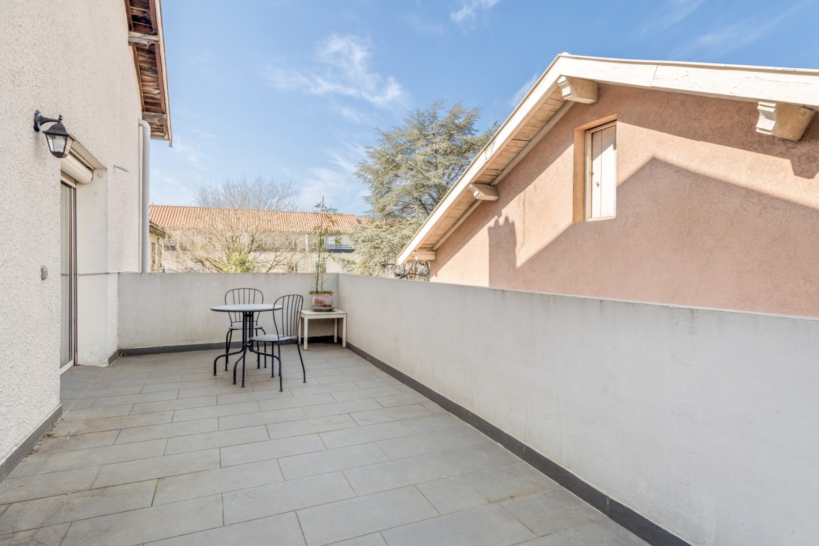 Appartement en duplex avec terrasse et jardin