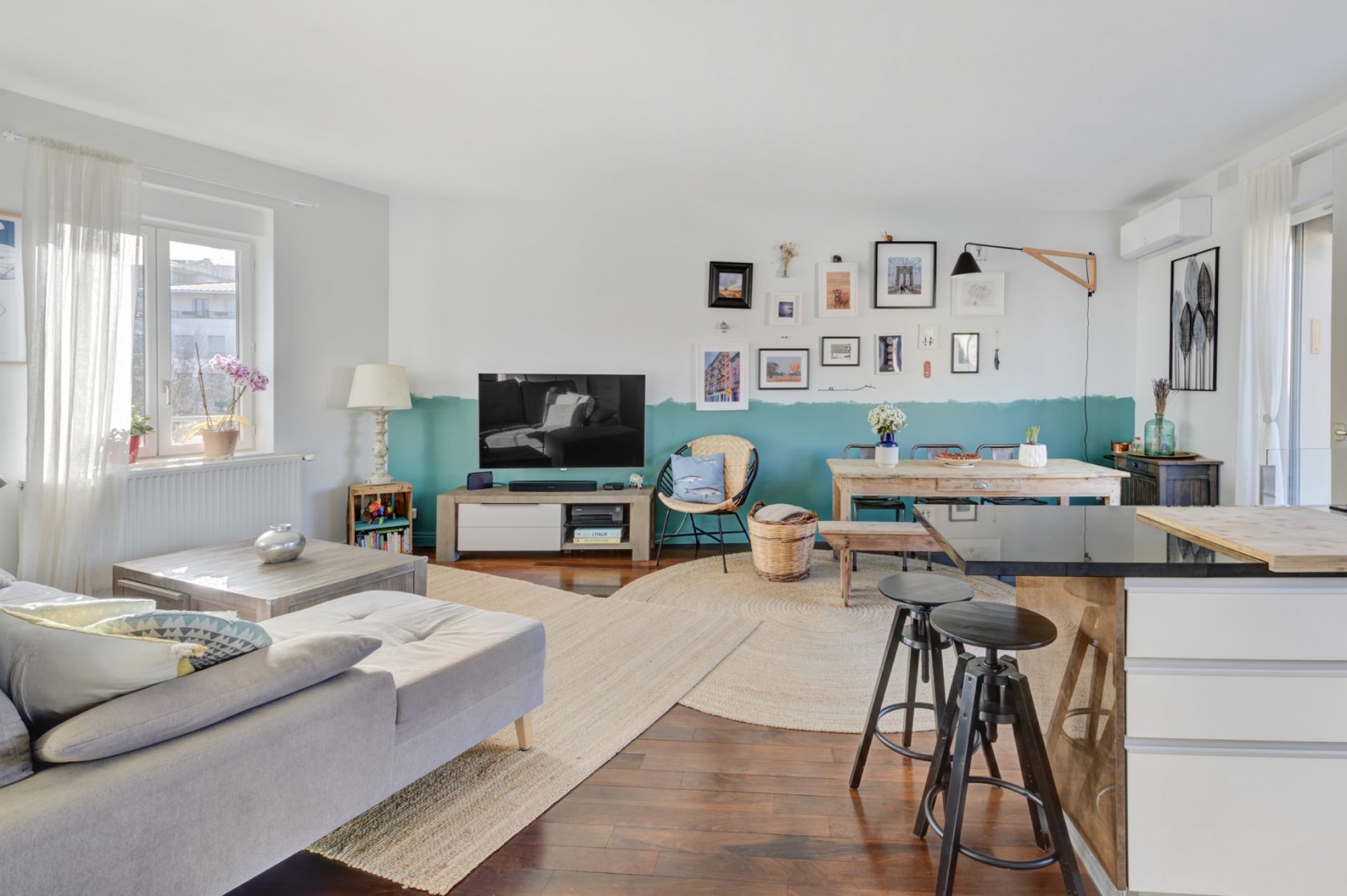 Appartement contemporain avec terrasse à Montchat