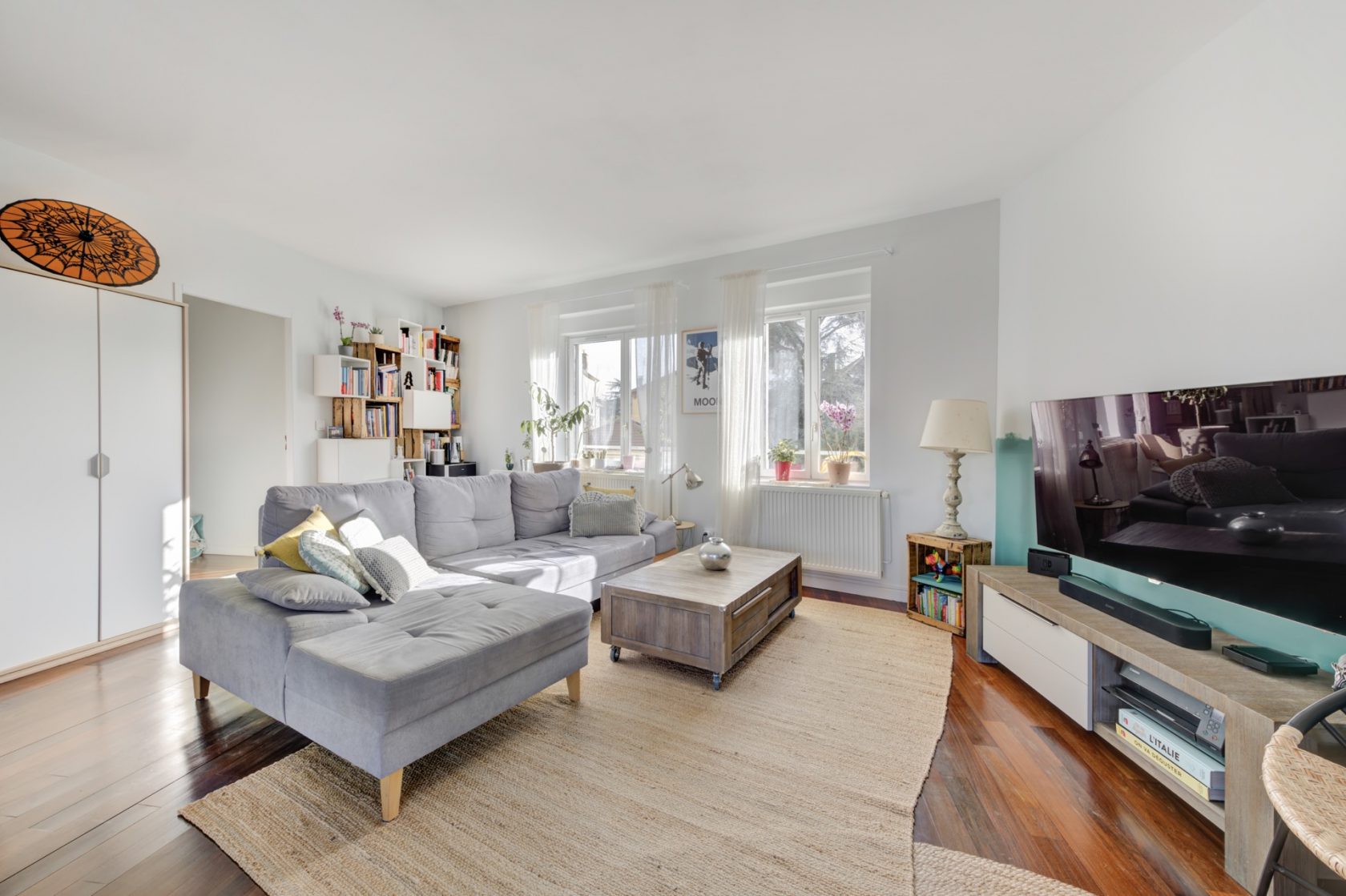 Appartement contemporain avec terrasse à Montchat