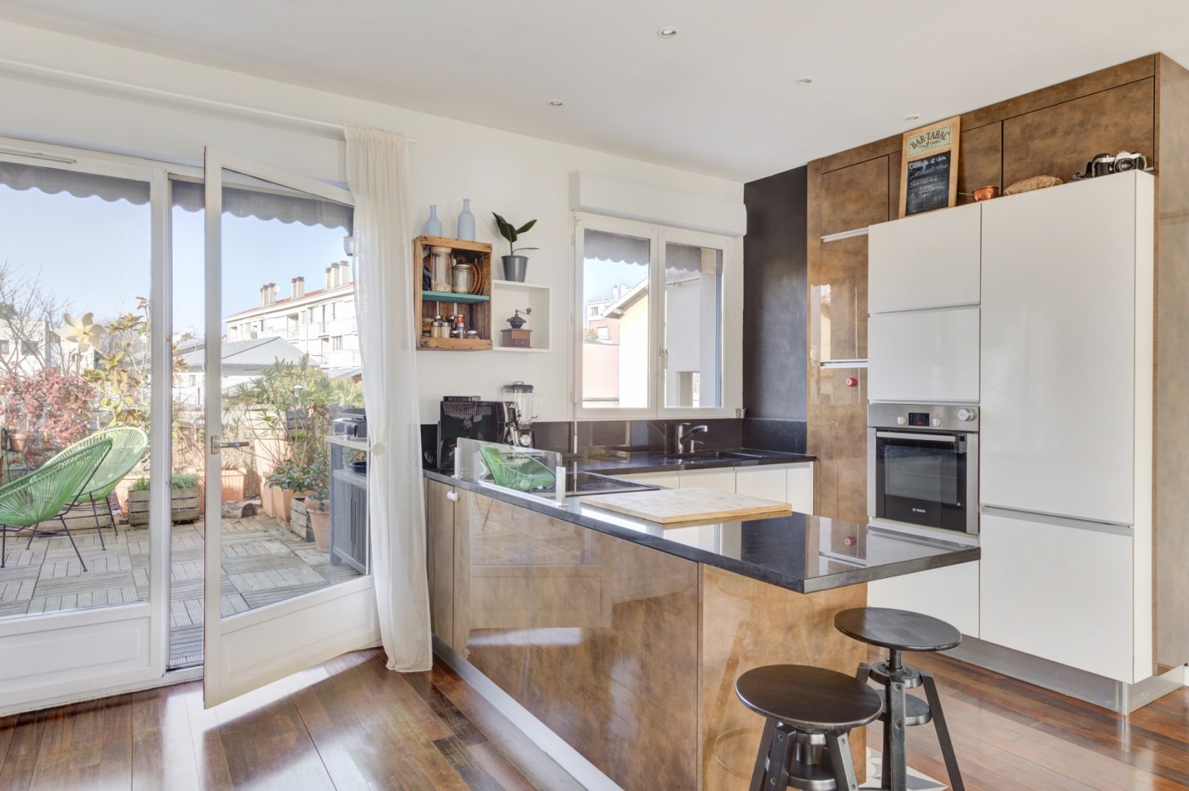 Appartement contemporain avec terrasse à Montchat