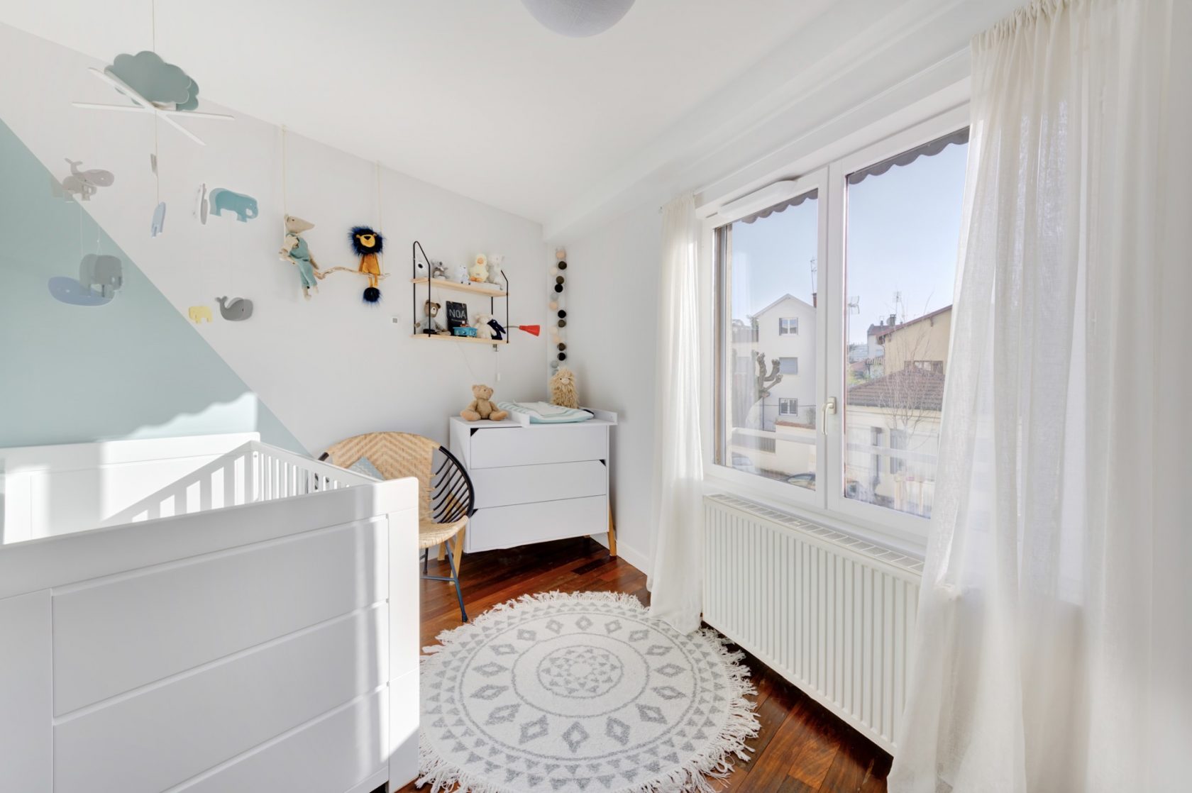 Appartement contemporain avec terrasse à Montchat
