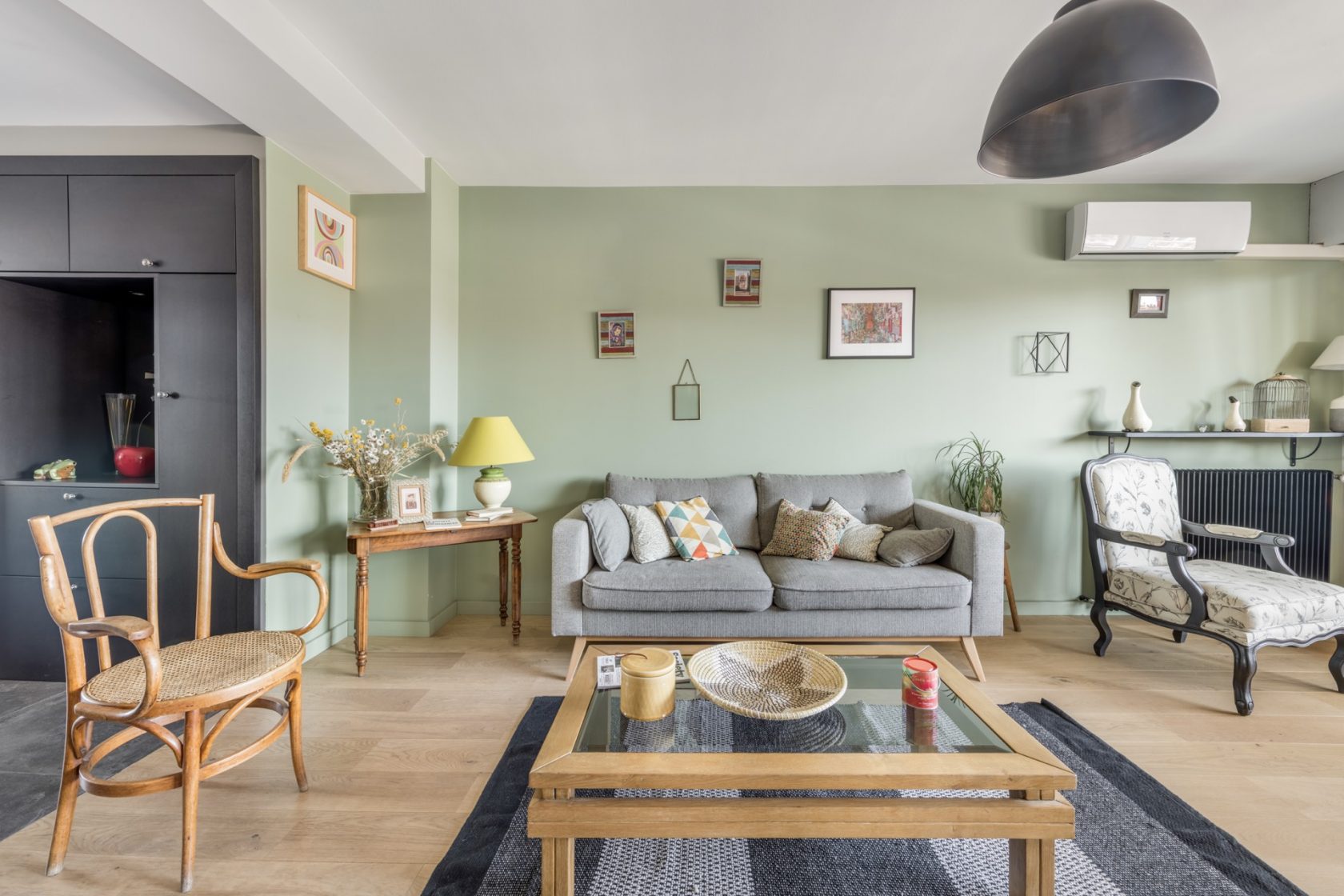 Appartement rénové avec balcon et vue