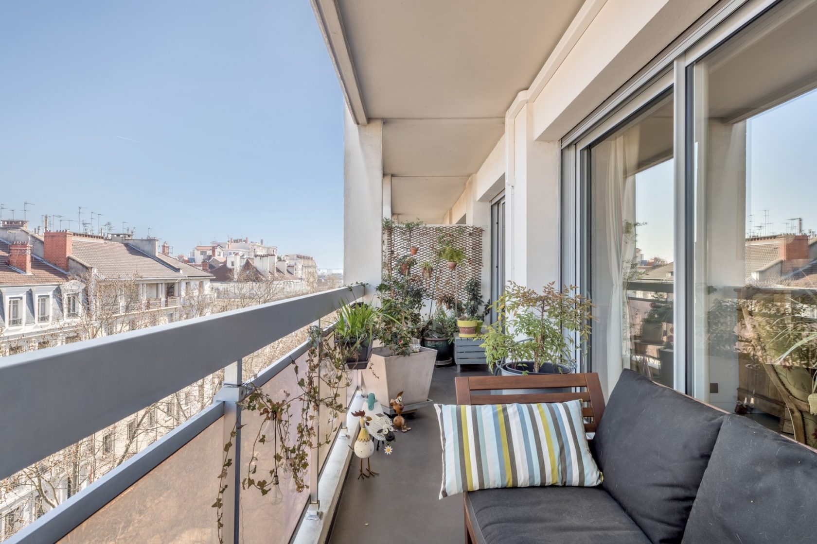 Appartement rénové avec balcon et vue