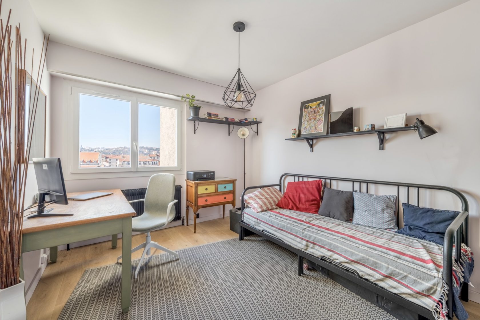 Appartement rénové avec balcon et vue