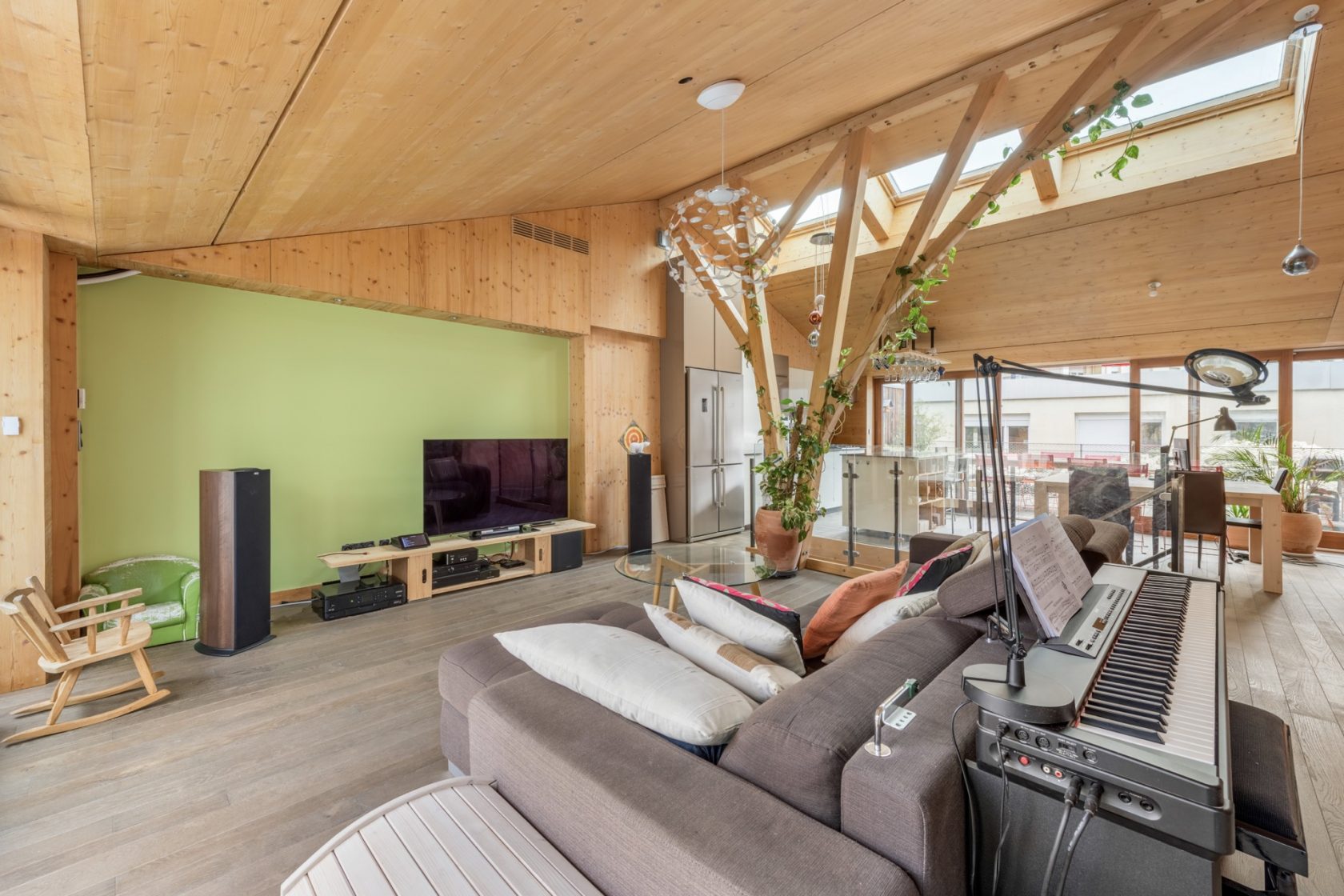 Maison de ville avec jardin, terrasses et garage