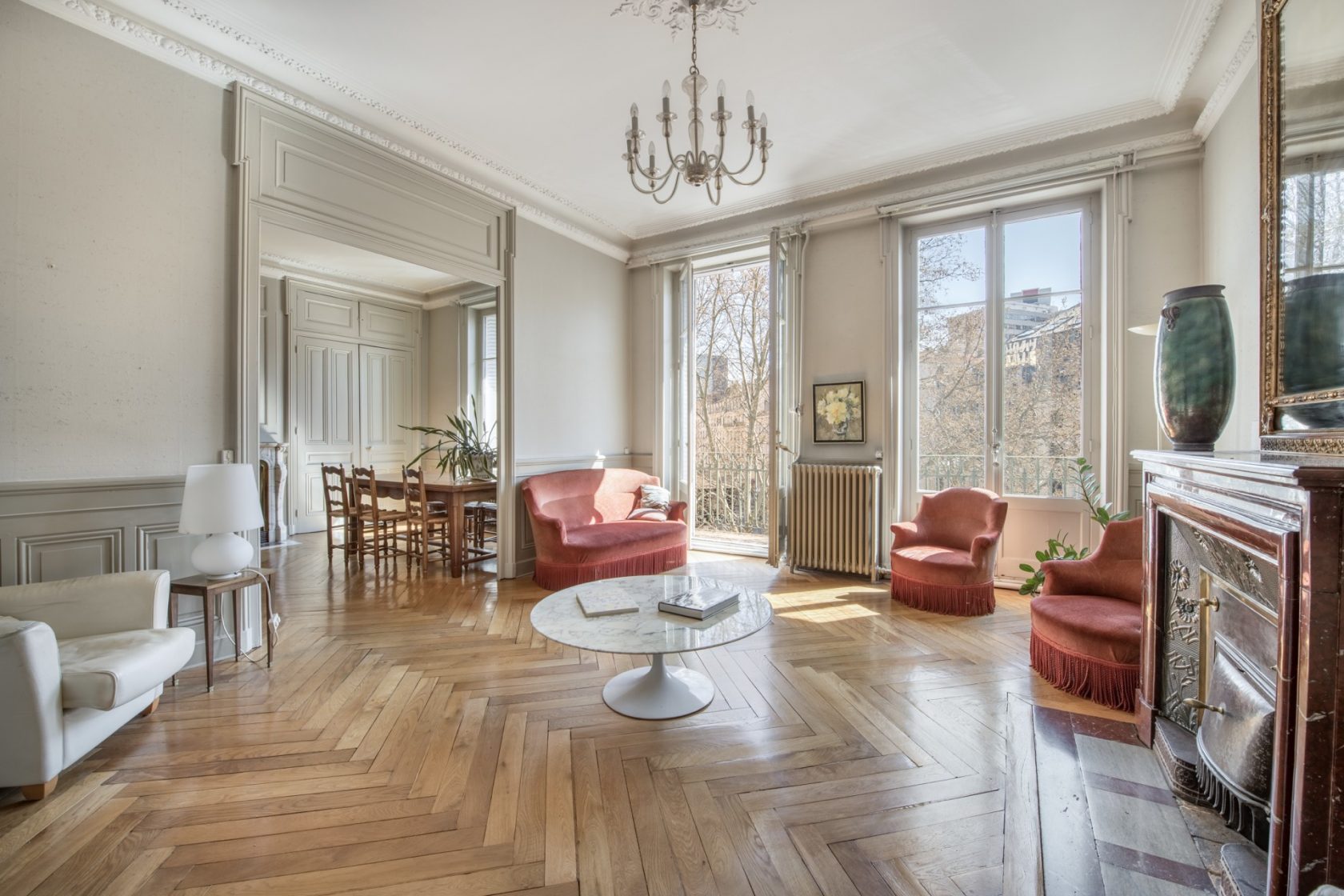 Appartement haussmannien avec balcon