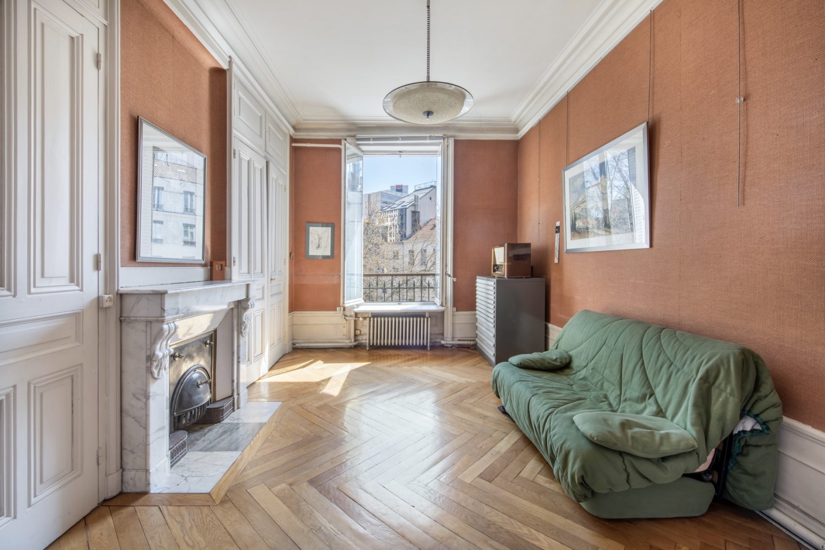 Appartement haussmannien avec balcon