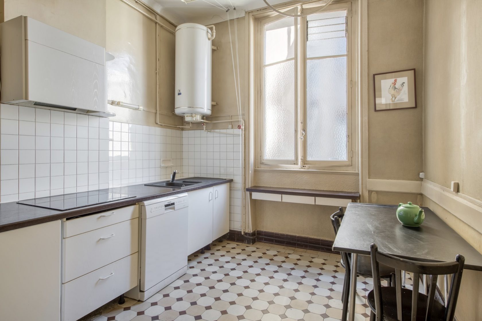 Haussmannian apartment with balcony