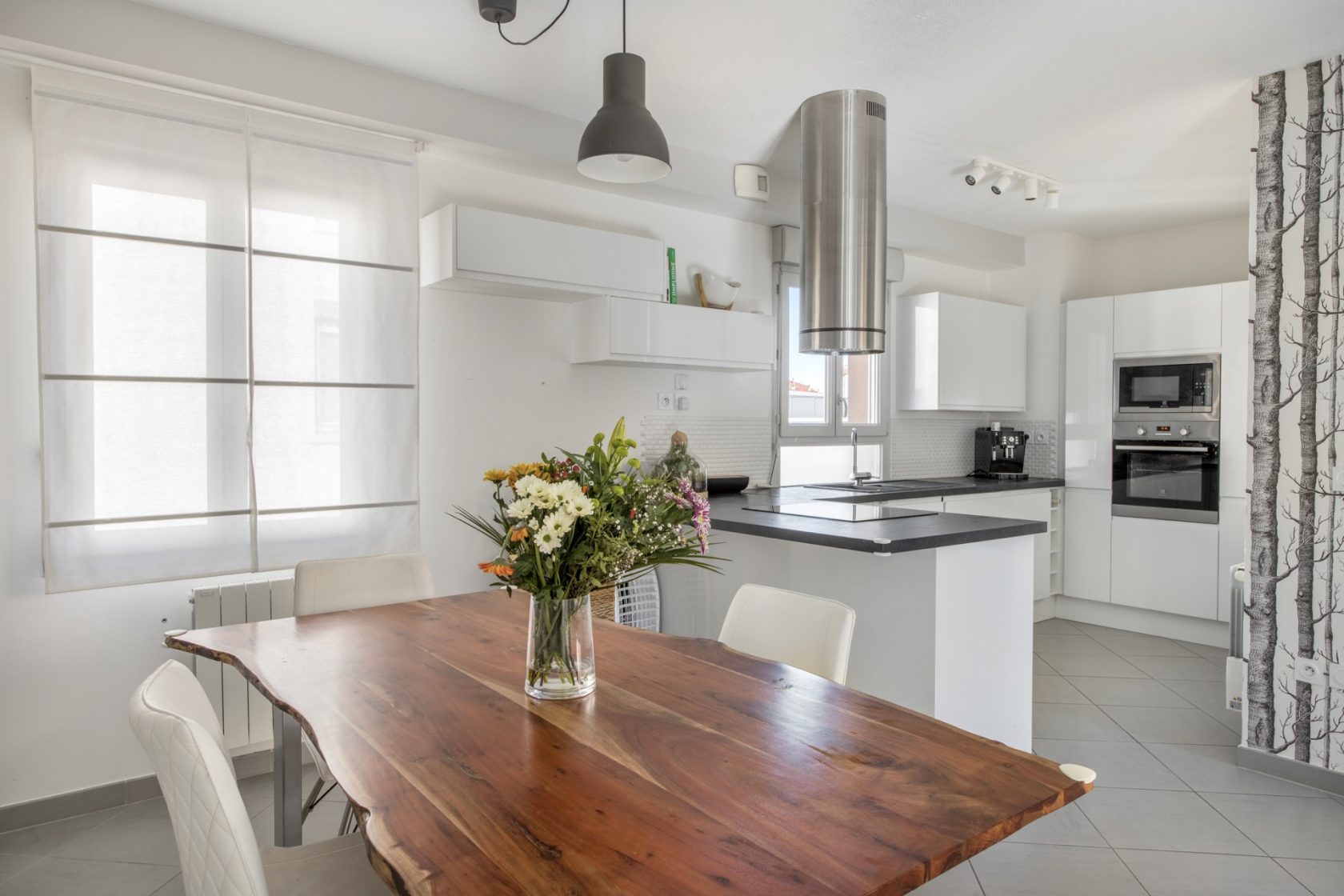 Appartement rénové avec terrasse à Monplaisir