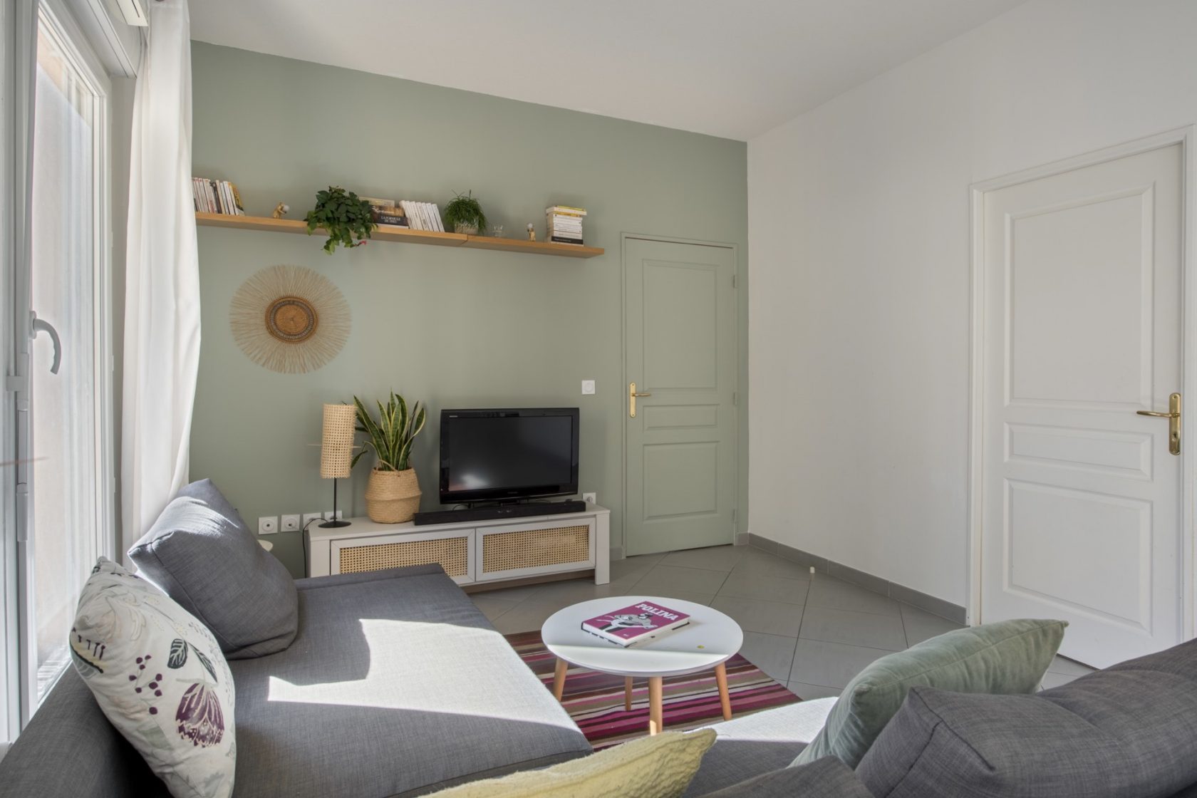 Appartement rénové avec terrasse à Monplaisir