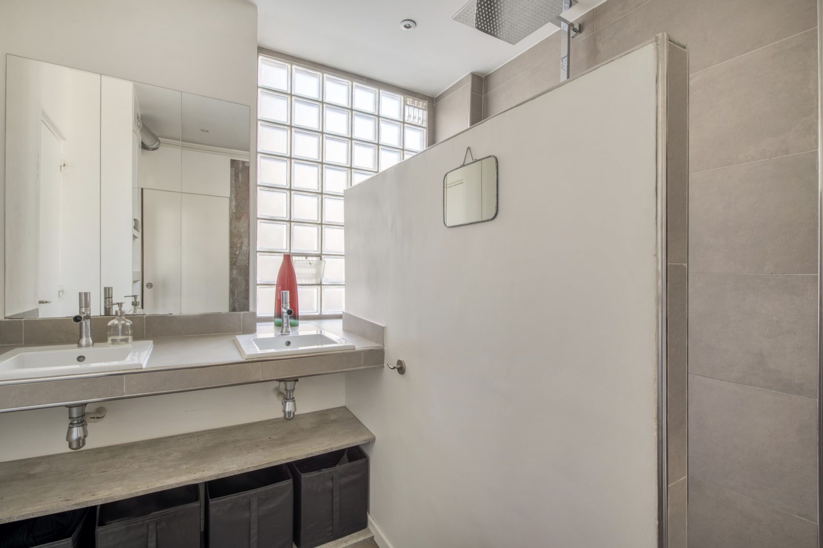 Appartement de caractère rénové proche métro Vaise
