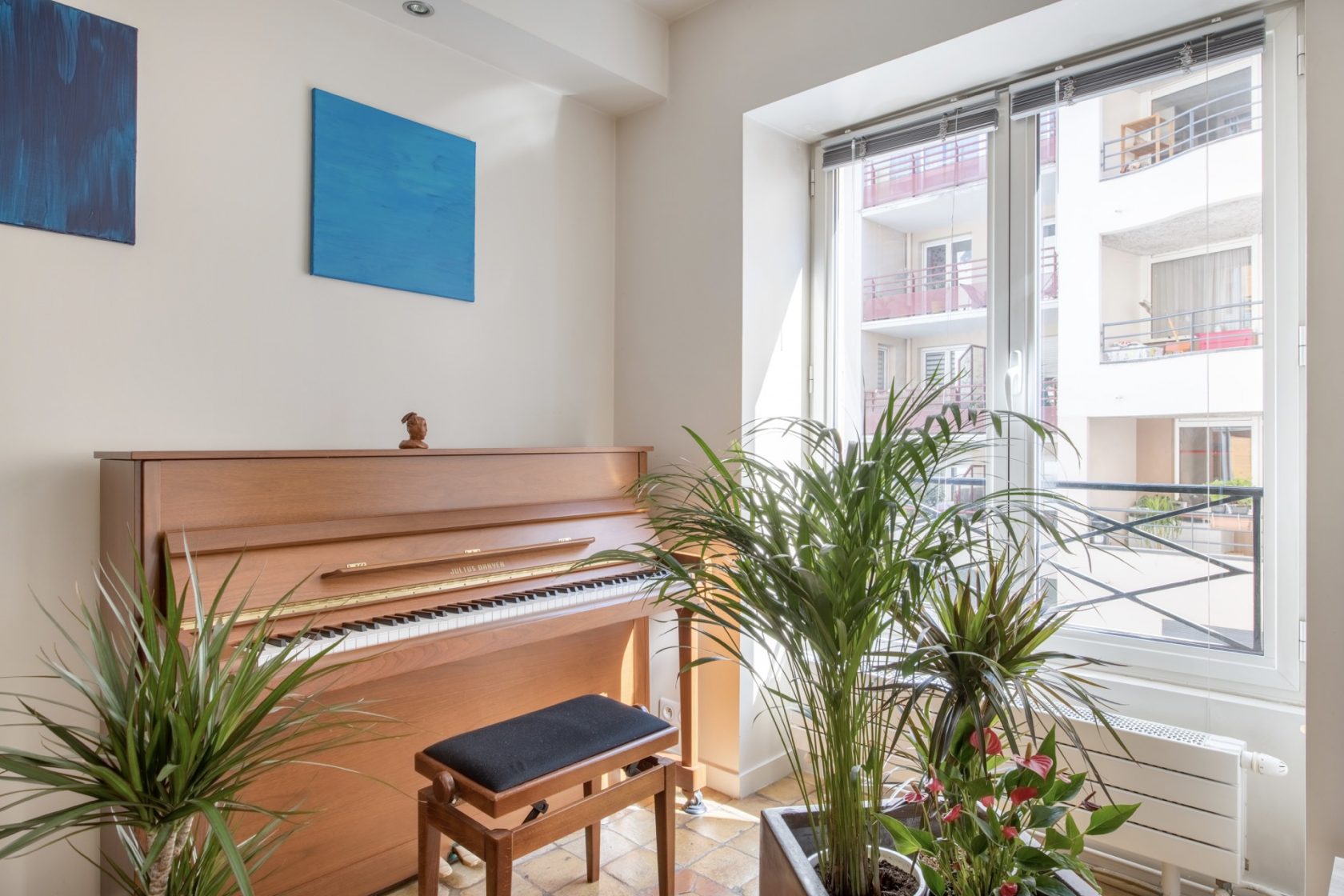 Appartement de caractère rénové proche métro Vaise