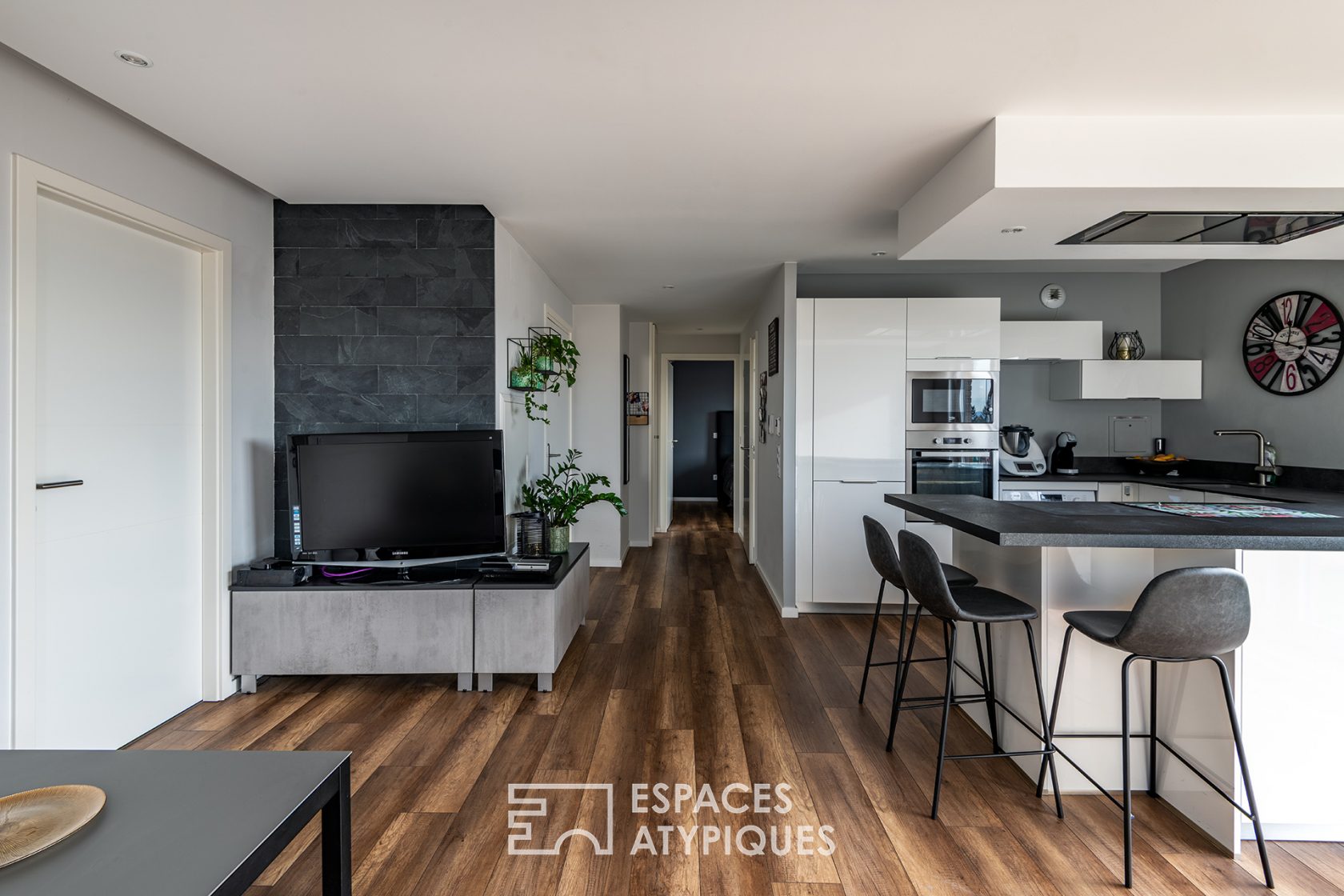 Attique contemporain et sa terrasse