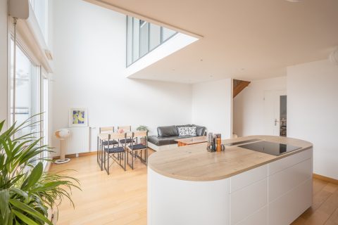 Contemporary duplex with terraces