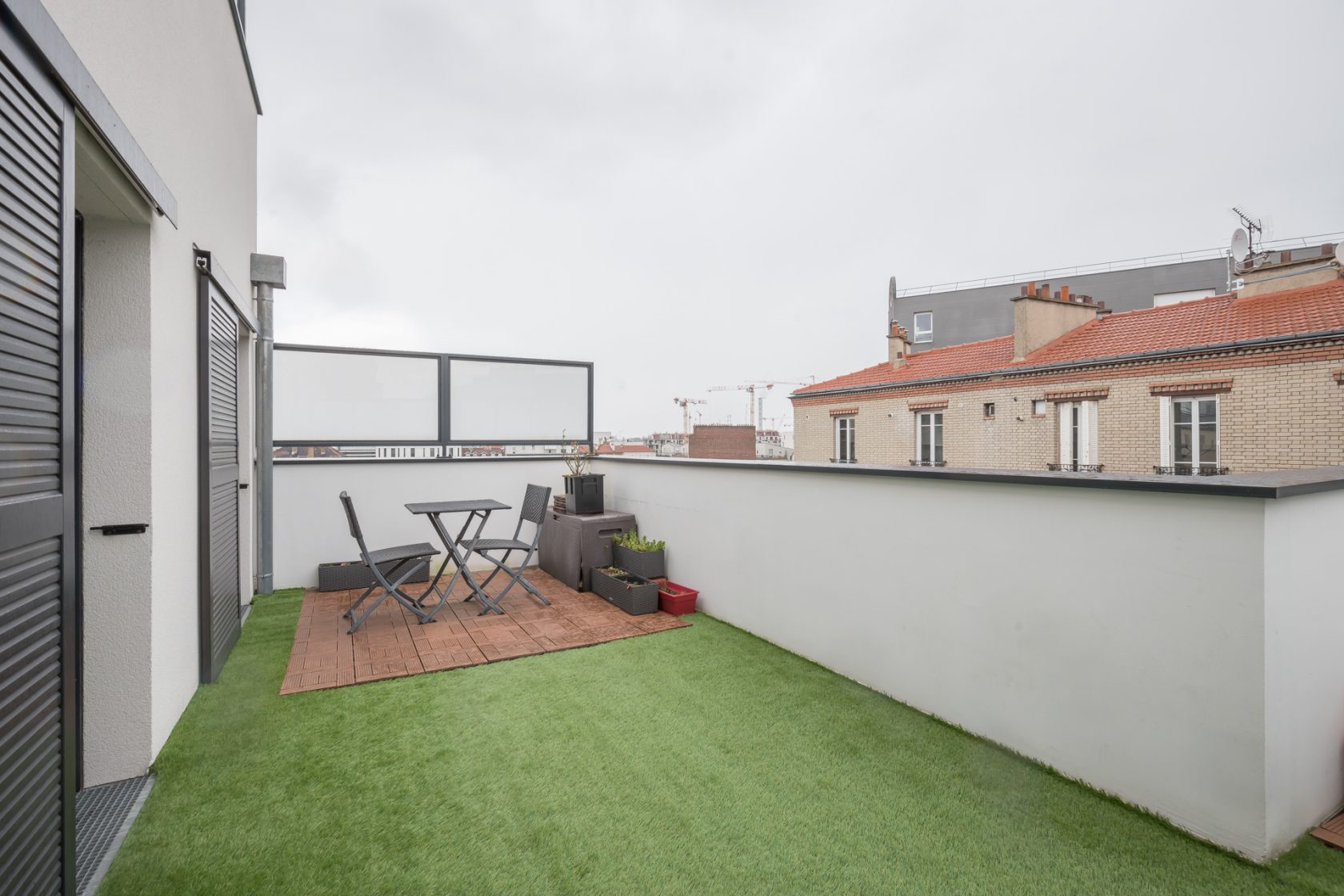 Contemporary duplex with terraces