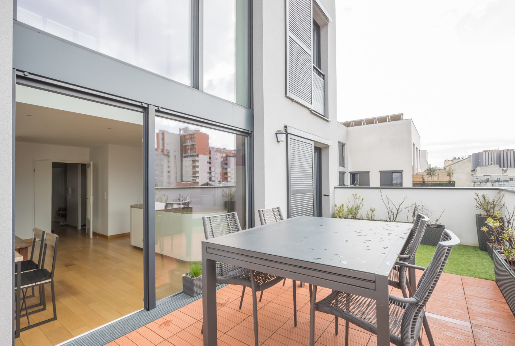 Contemporary duplex with terraces