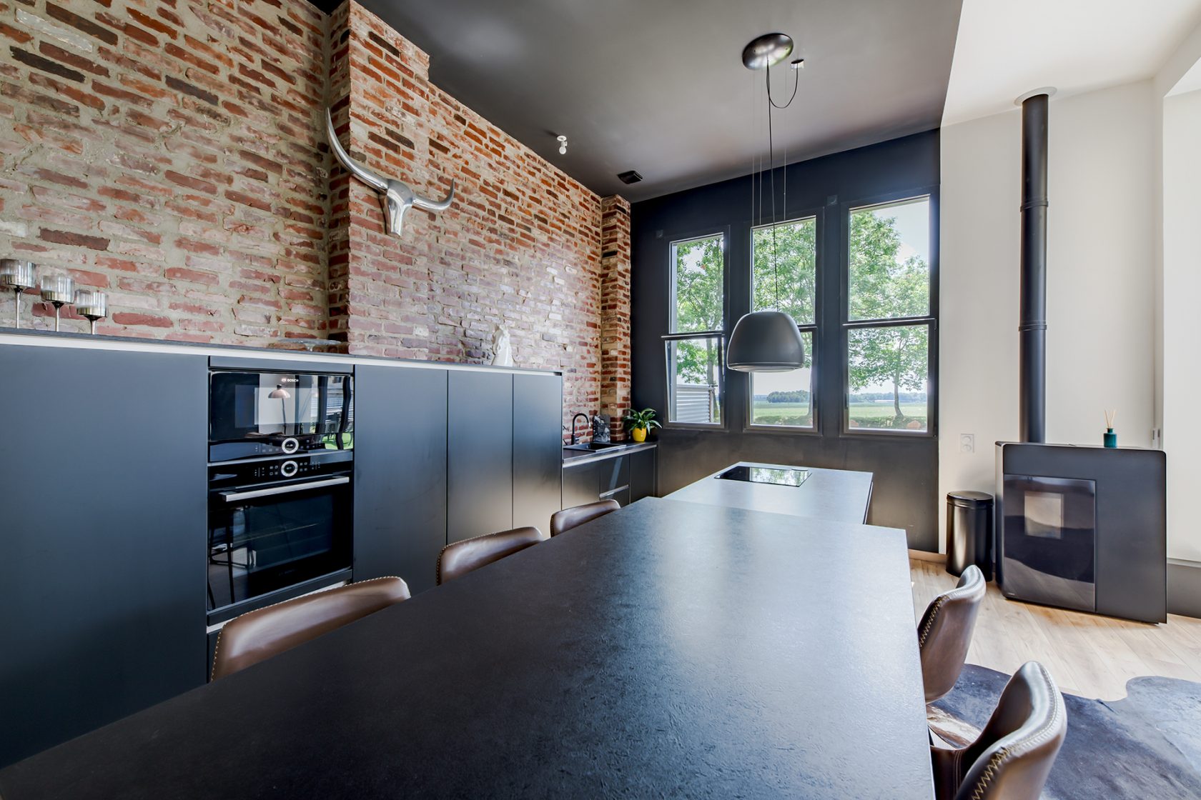 Former agricultural building renovated by an architect with equestrian estate