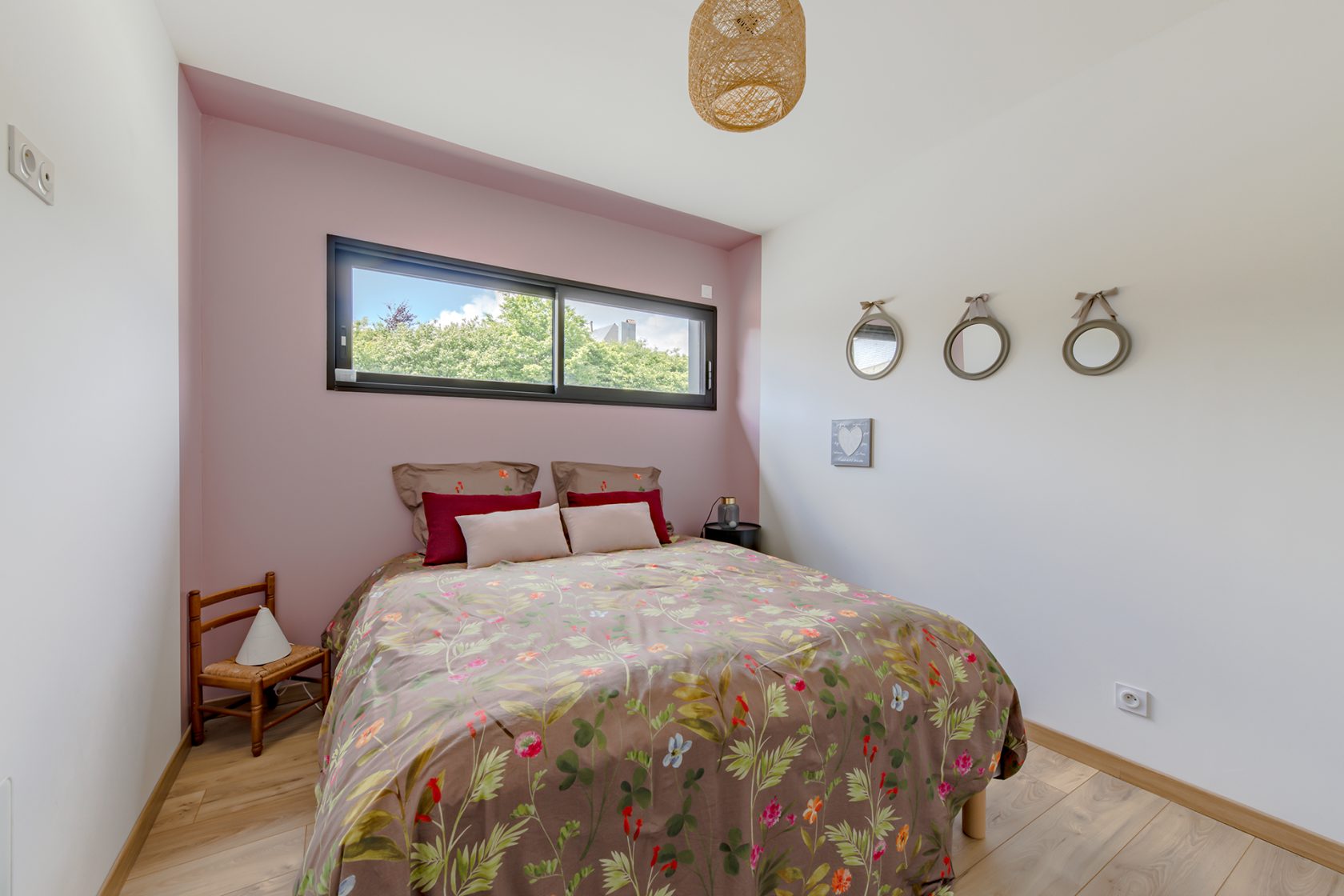 Former agricultural building renovated by an architect with equestrian estate