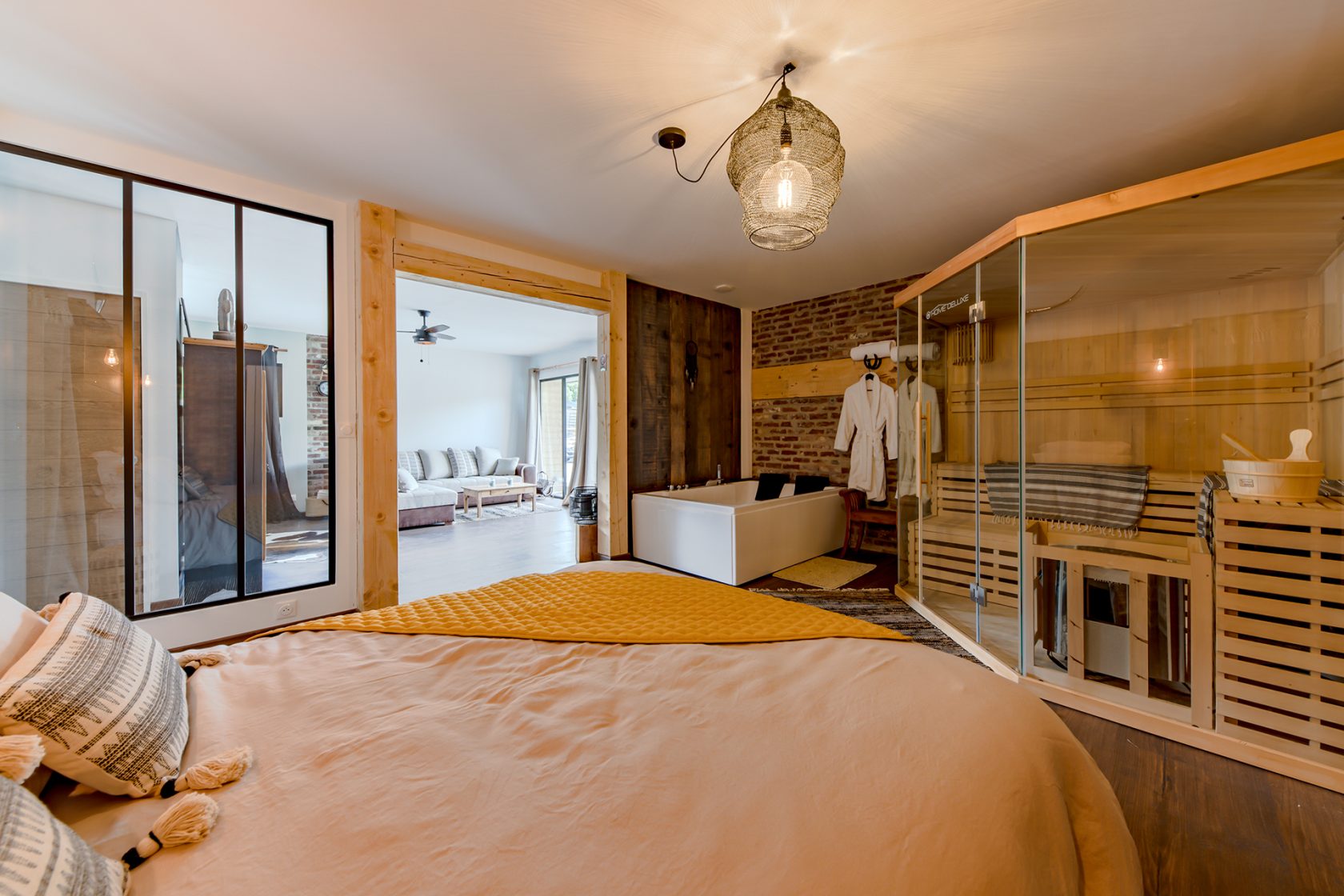 Former agricultural building renovated by an architect with equestrian estate