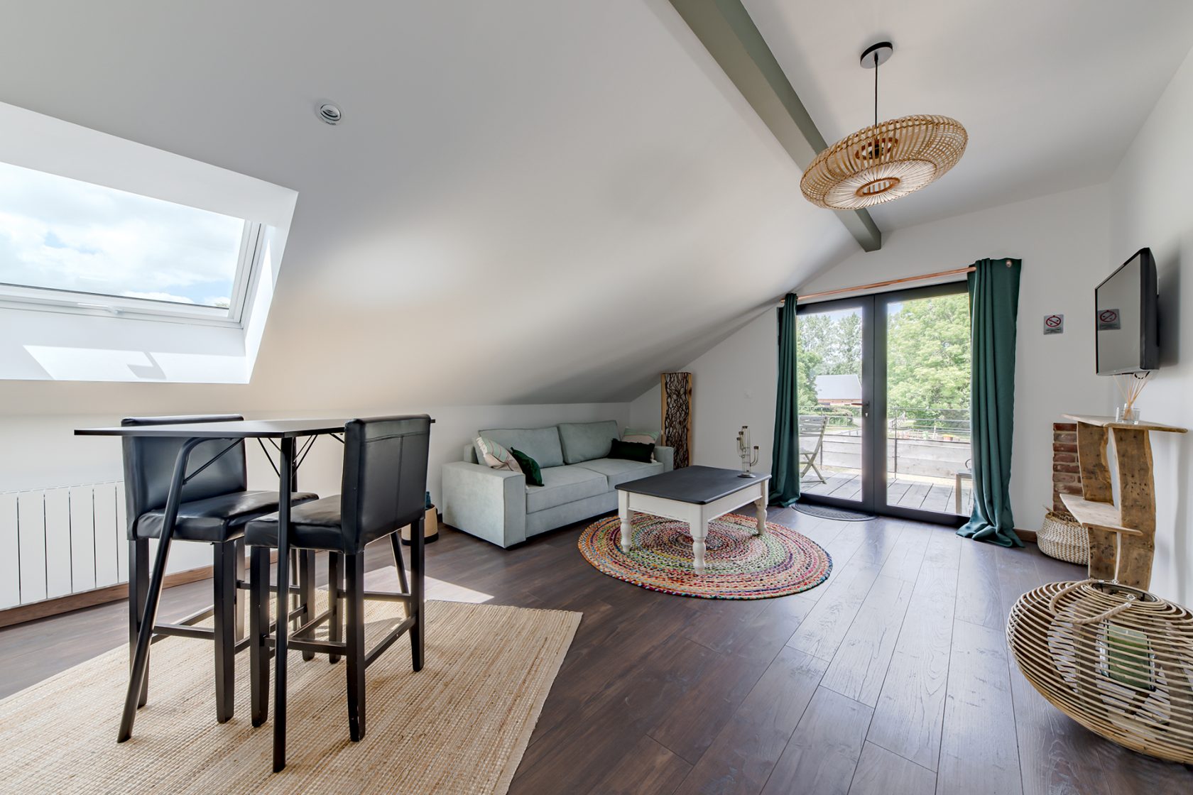 Former agricultural building renovated by an architect with equestrian estate