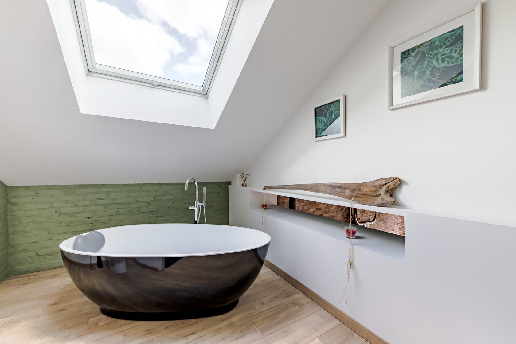 Former agricultural building renovated by an architect with equestrian estate