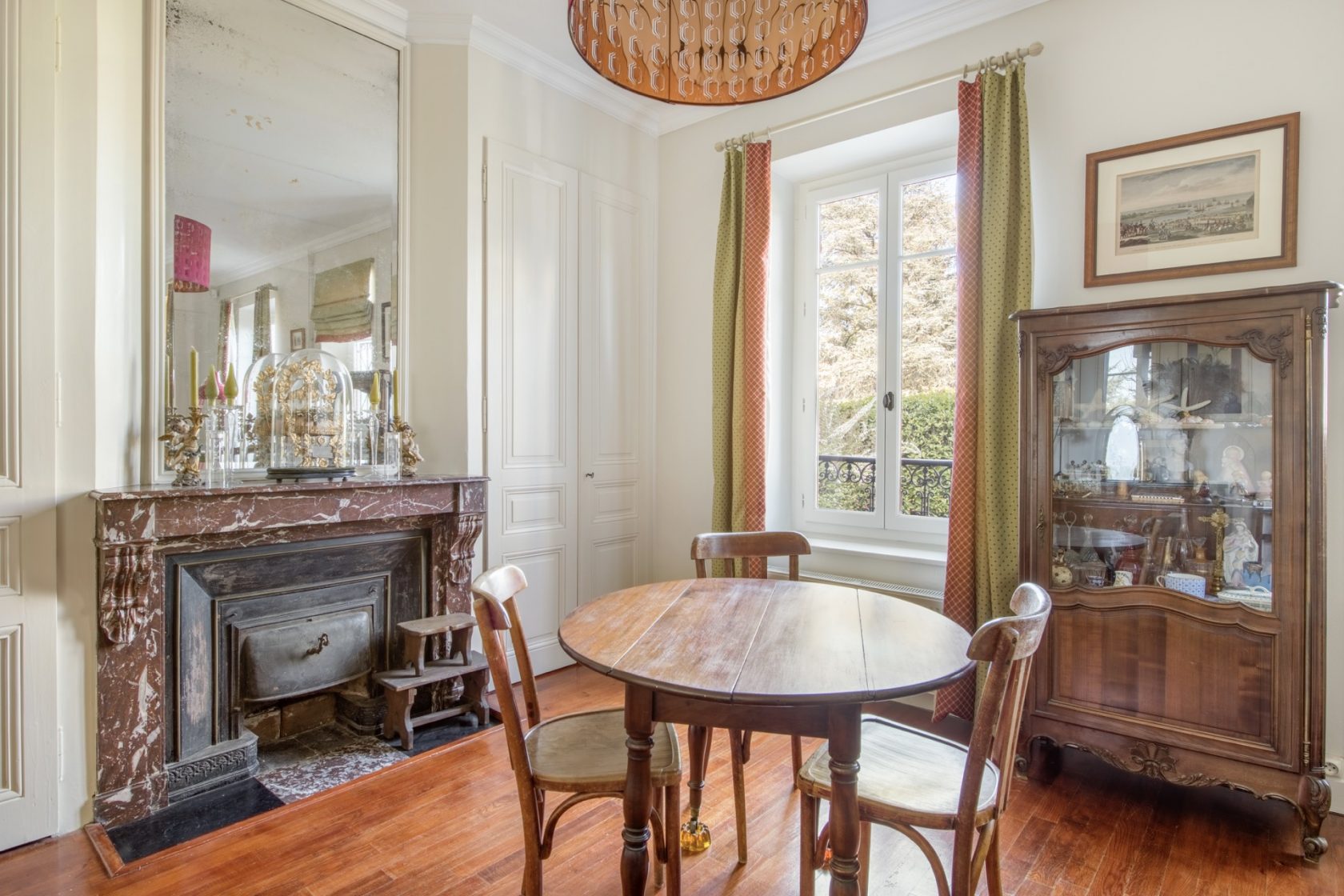 Maison ancienne rénovée au centre de Champagne au Mont d’Or