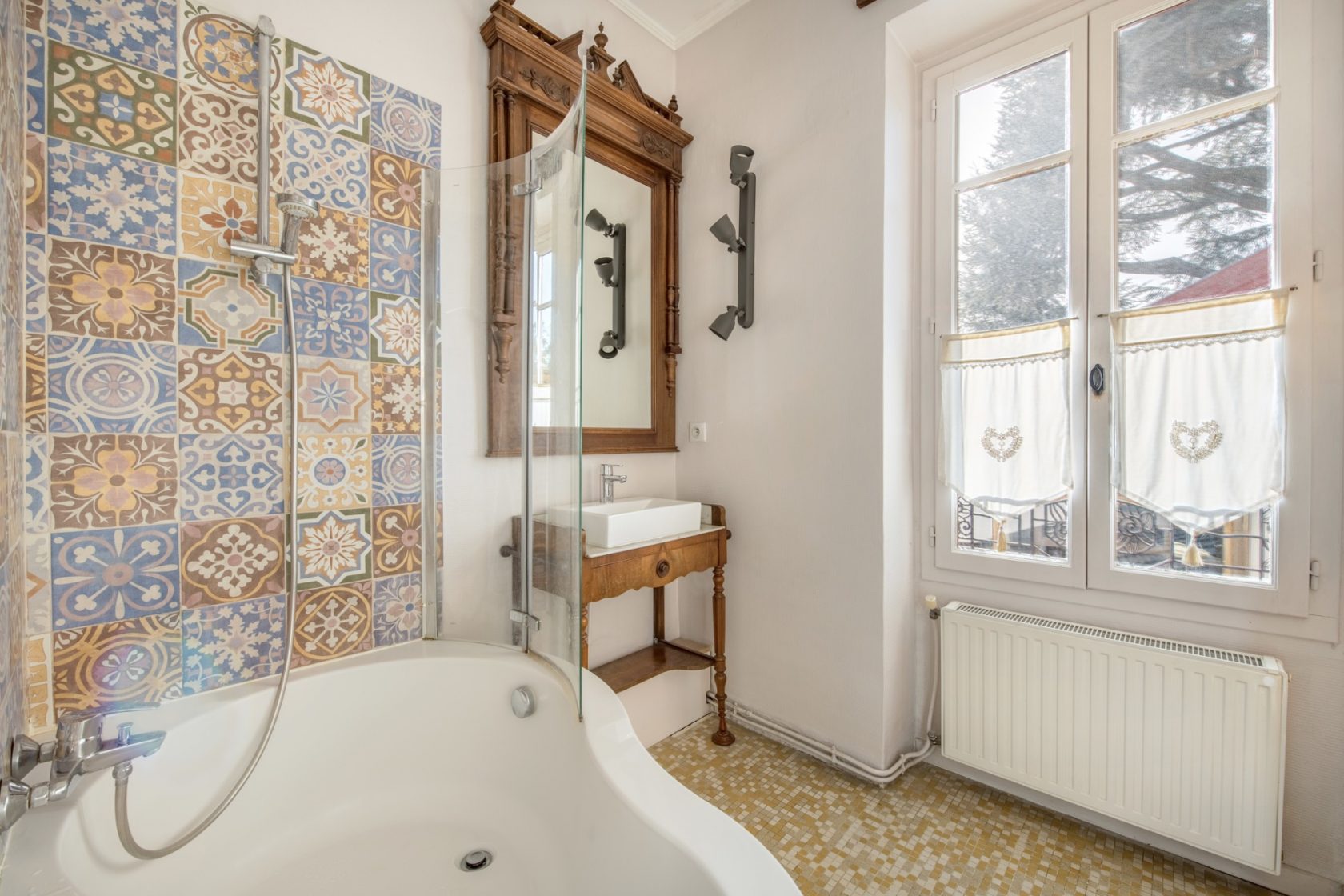 Maison ancienne rénovée au centre de Champagne au Mont d’Or