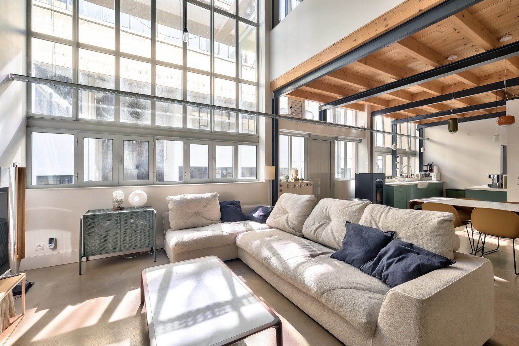 Loft contemporain dans une ancienne usine sur les quais de Saône