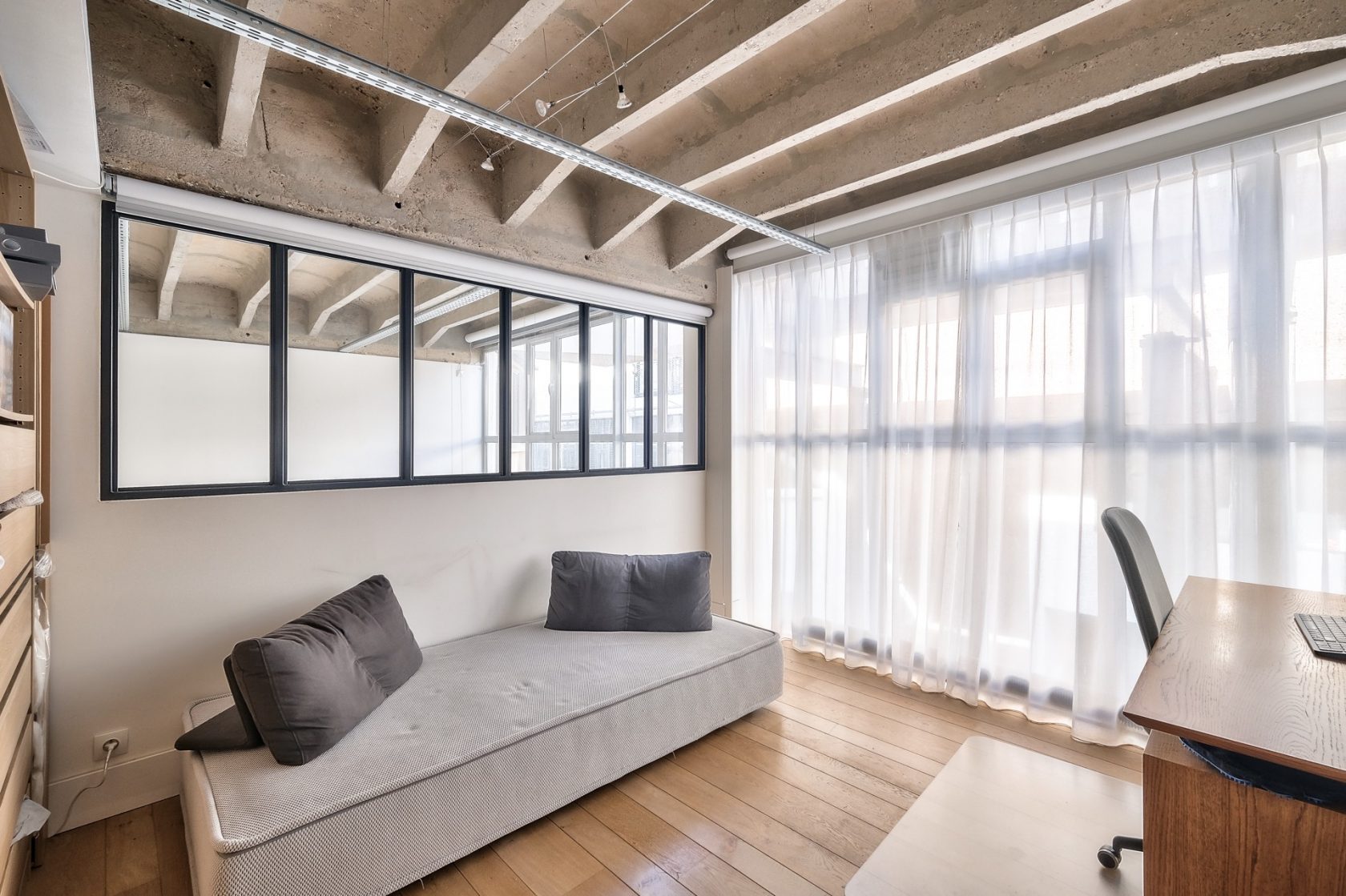 Loft contemporain dans une ancienne usine sur les quais de Saône