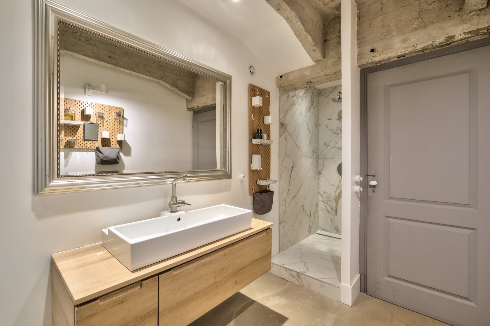 Loft contemporain dans une ancienne usine sur les quais de Saône