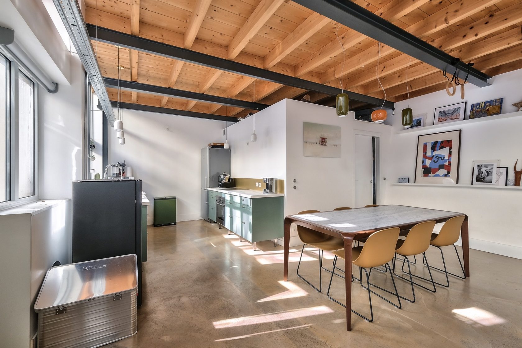 Loft contemporain dans une ancienne usine sur les quais de Saône