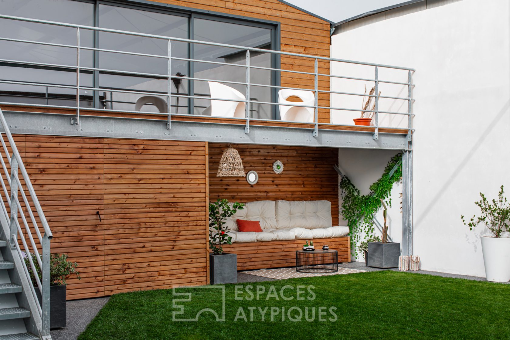 Loft aux volumes hors normes et son annexe