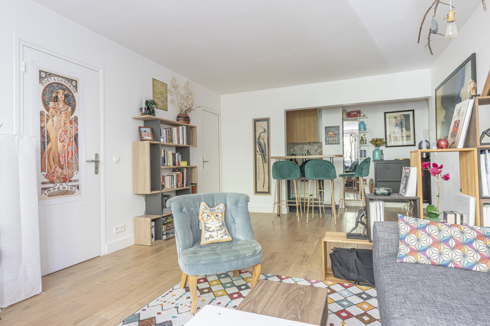 Appartement contemporain dans anciens bureaux