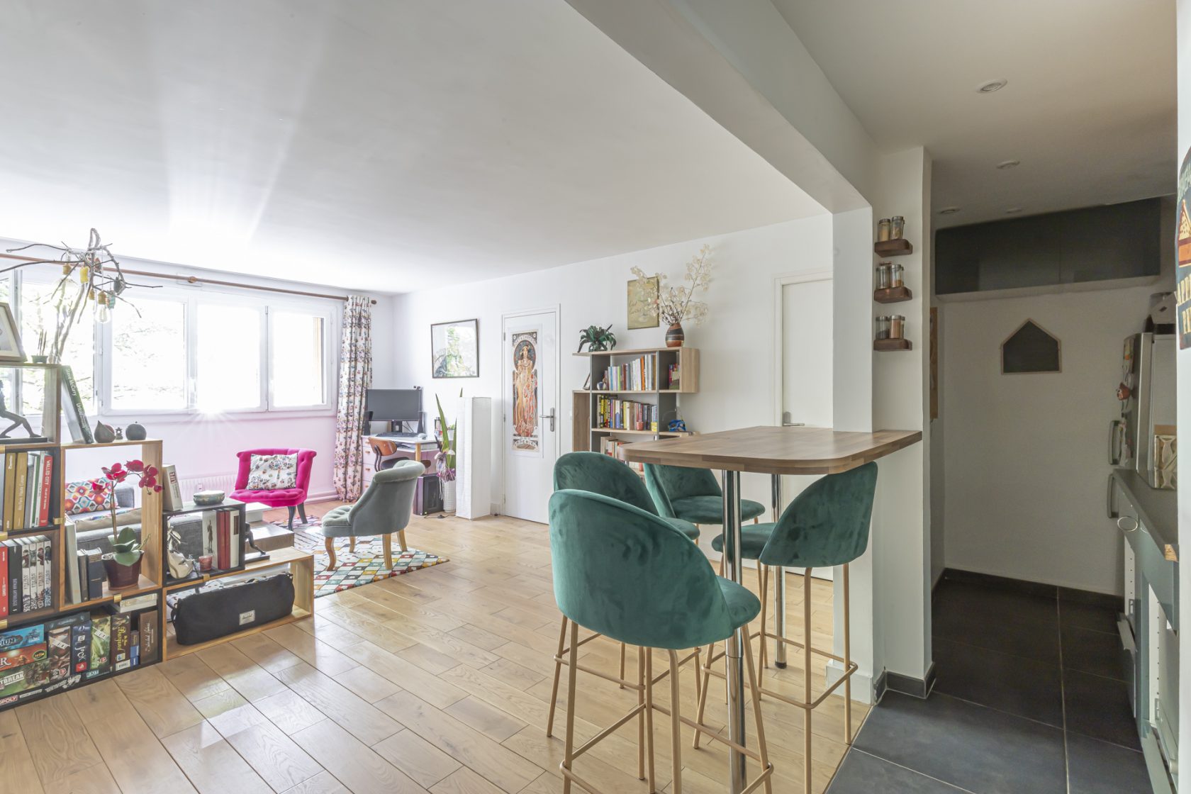 Appartement contemporain dans anciens bureaux